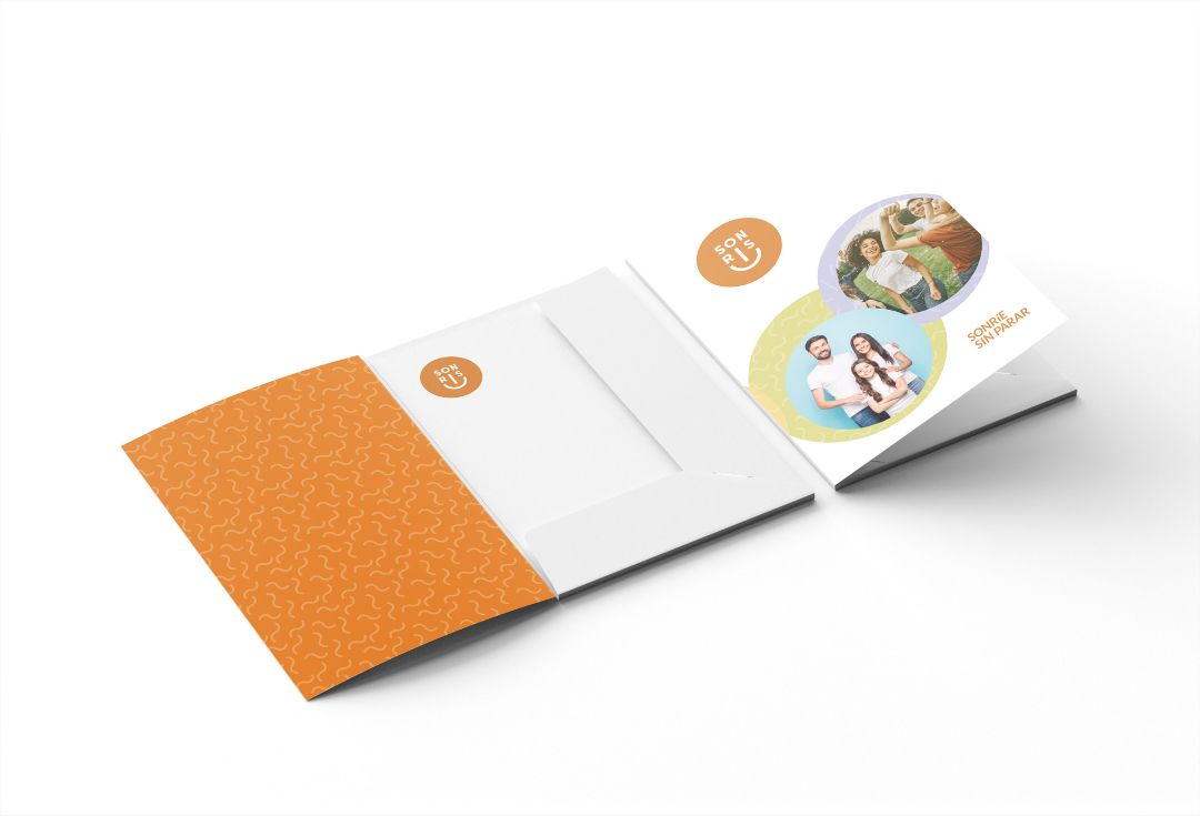 Clínica Dental Sonris | Branding · Carpeta