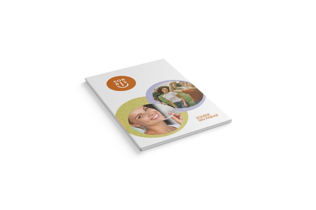 Clínica Dental Sonris | Branding · Carpeta