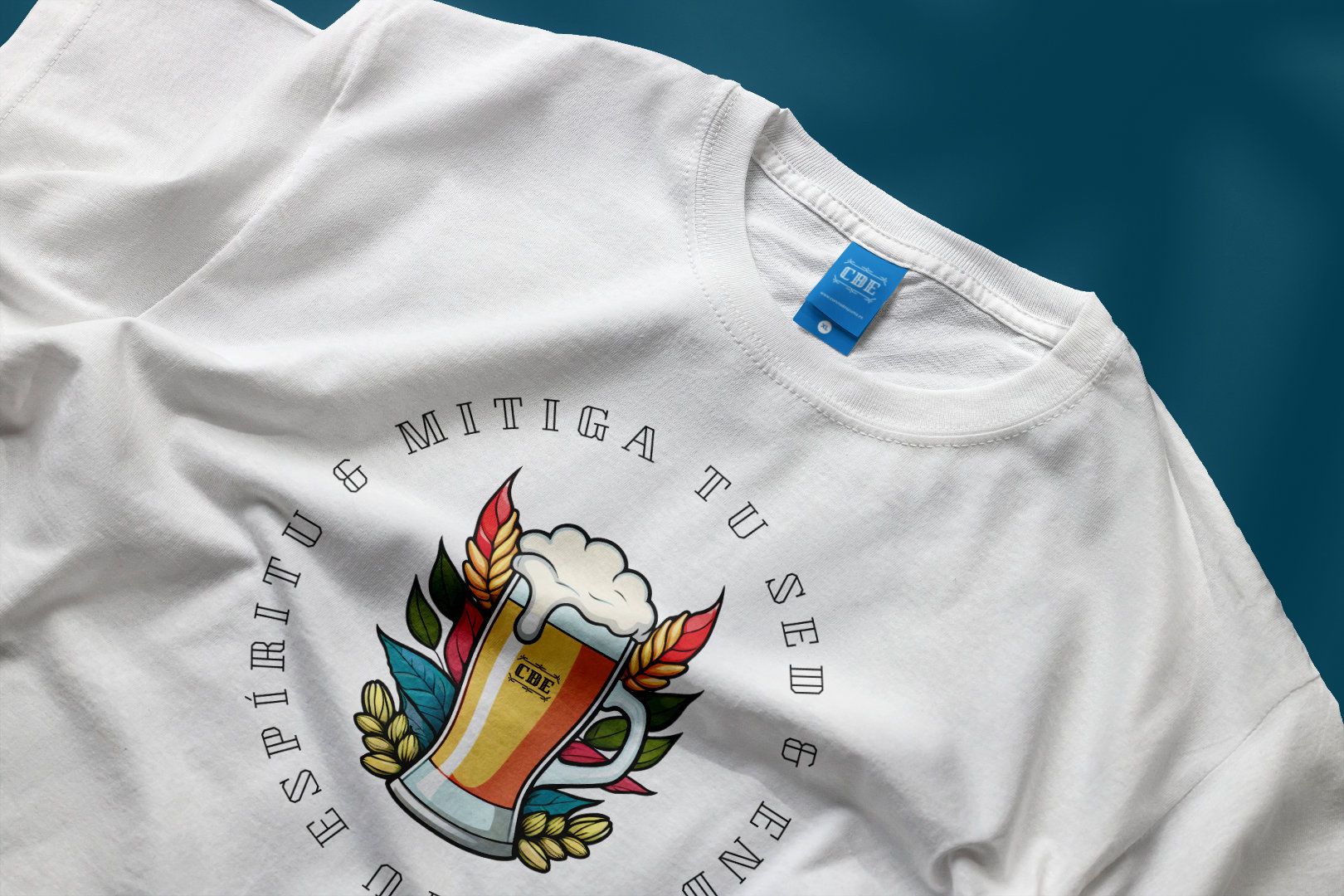 Corona Ð Espuma | Branding · Camiseta blanca